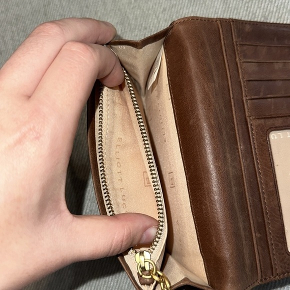 Elliot Lucca Tri-fold Wallet - Picture 5 of 7